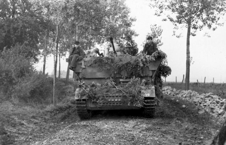 WW2 German IV anti-aircraft tank Möbelwagen - MOMCOM inc.
