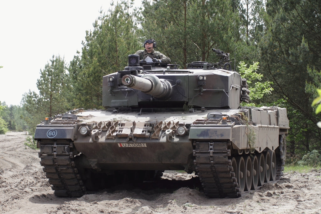 German Leopold 2A4 Tank - MOMCOM inc.