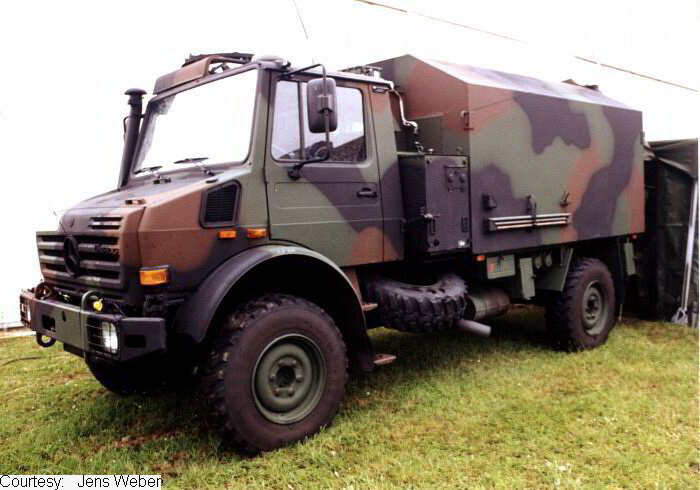 Closed infantry transport unit for Unimog trucks of the German Bundeswehr - MOMCOM inc.